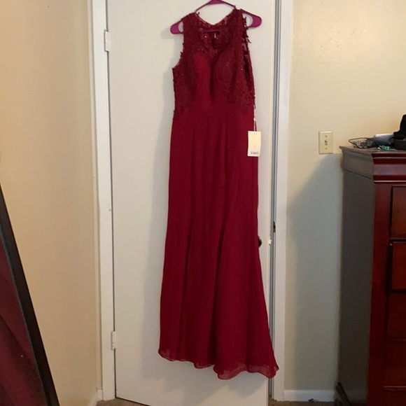 Brand new never been worn, burgundy size 12. - Picture 3 of 4
